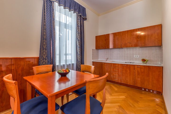 Room 12 of 41