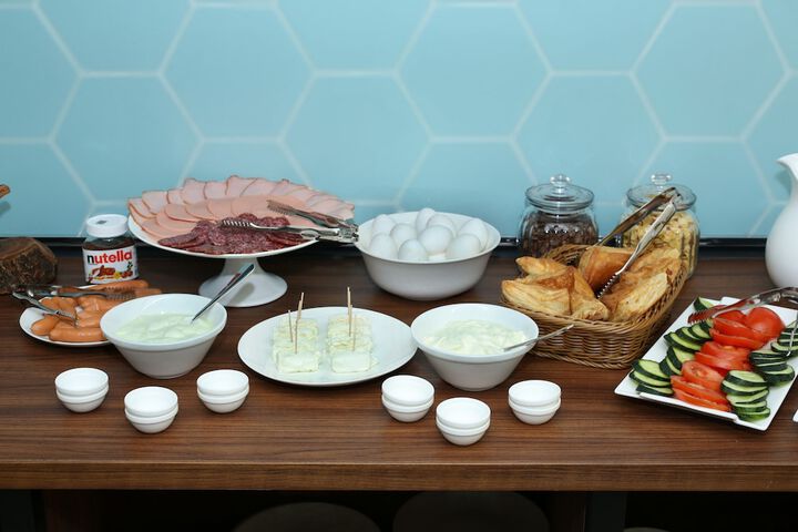 Breakfast/Coffee Service 13 of 14