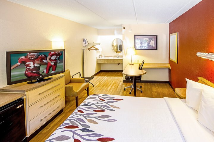 1 King Bed (19 of 25)