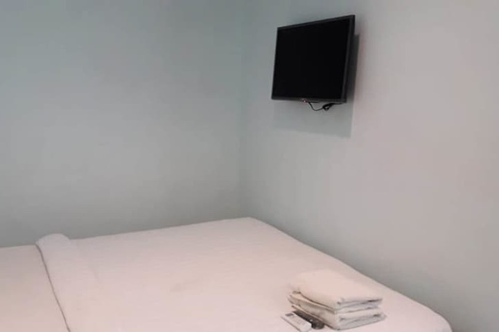 Room 7 of 25