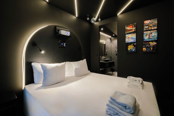Room 2 of 46