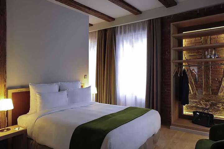 Room 15 of 85