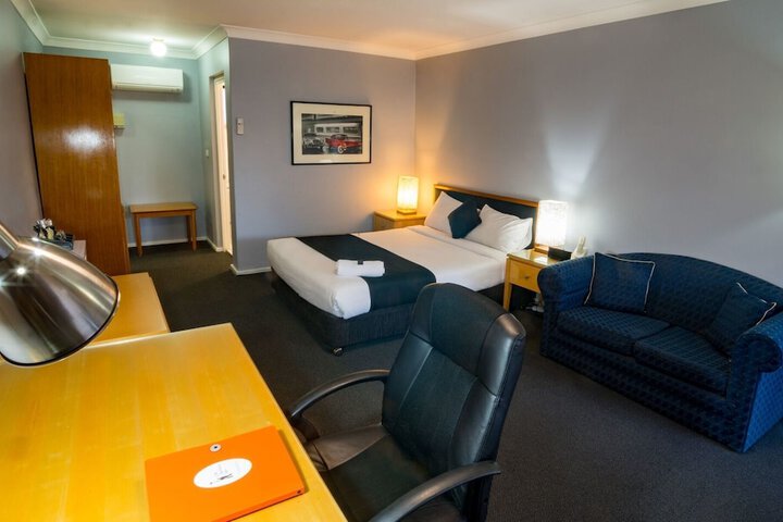 Room 5 of 31