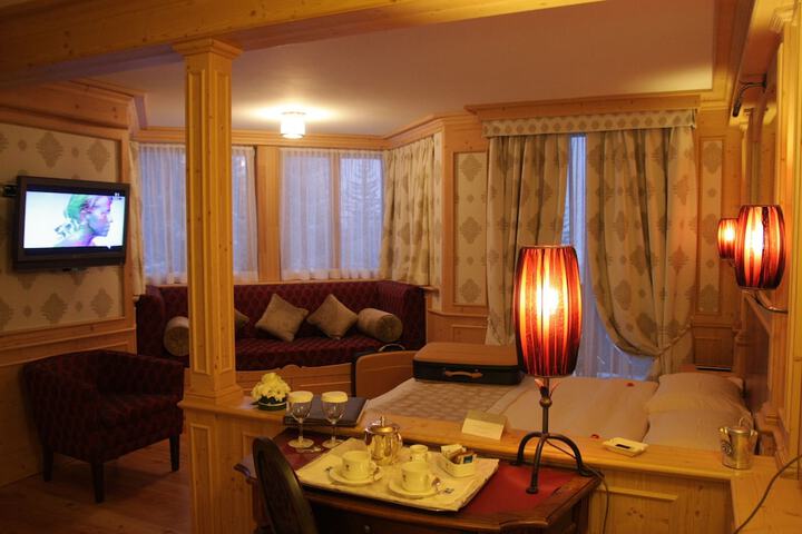 Room 12 of 73