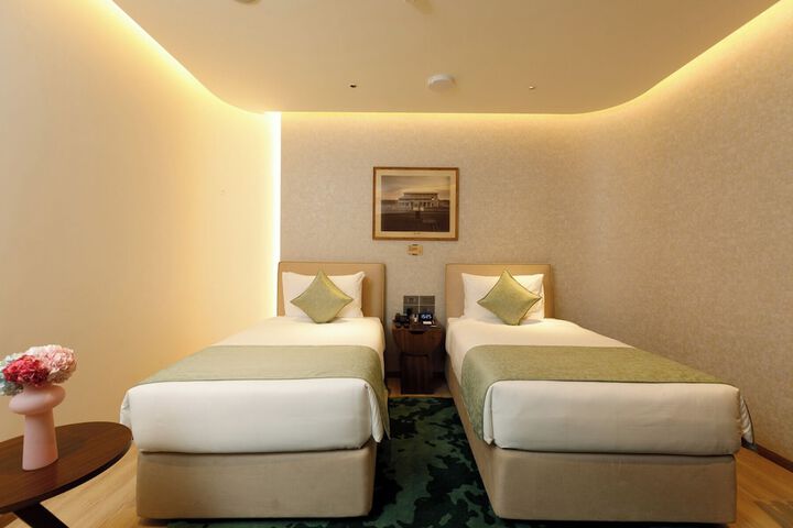 Room 10 of 20