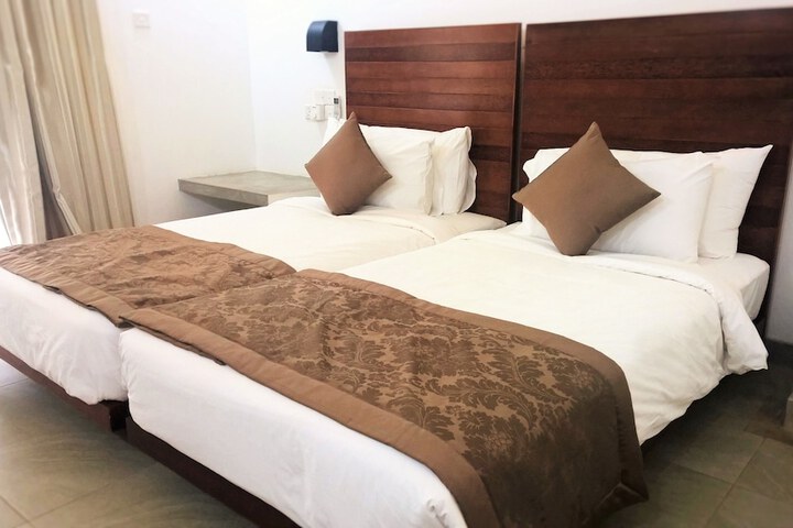 Room 4 of 41