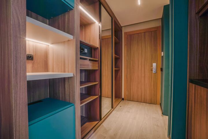 Room 31 of 112