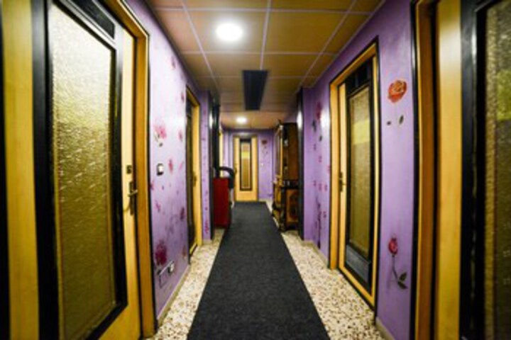 Ballroom/Hall 11 of 34