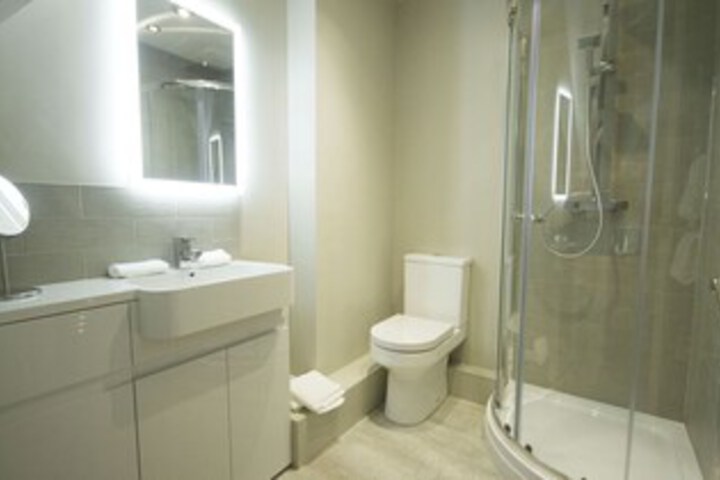 Room 2 of 18