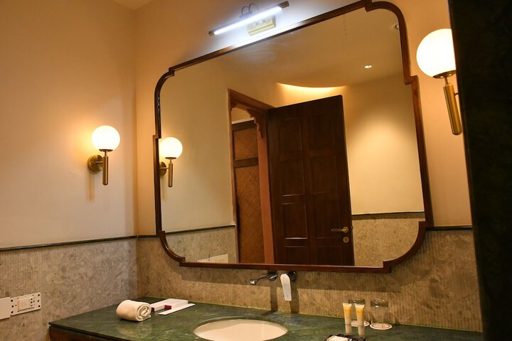 Room 16 of 41