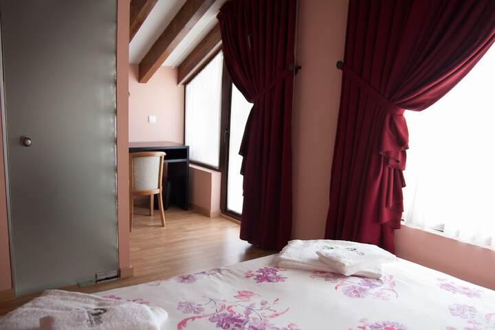 Room 8 of 78