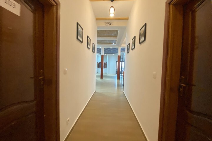 Ballroom/Hall 24 of 27
