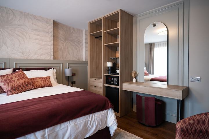 Room 10 of 25