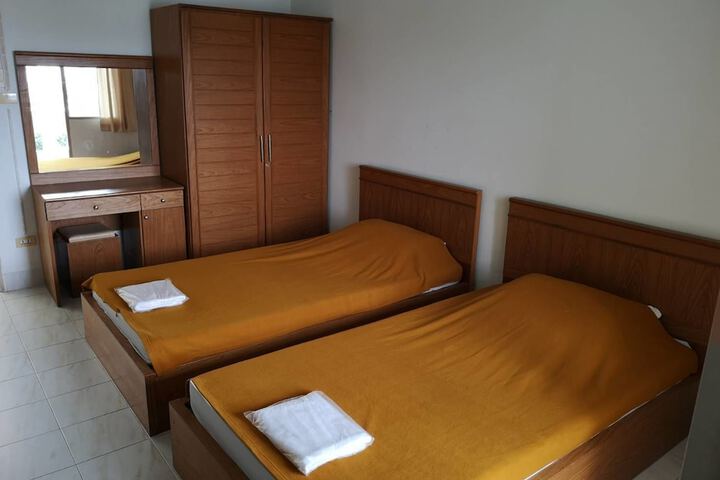 Room 8 of 31