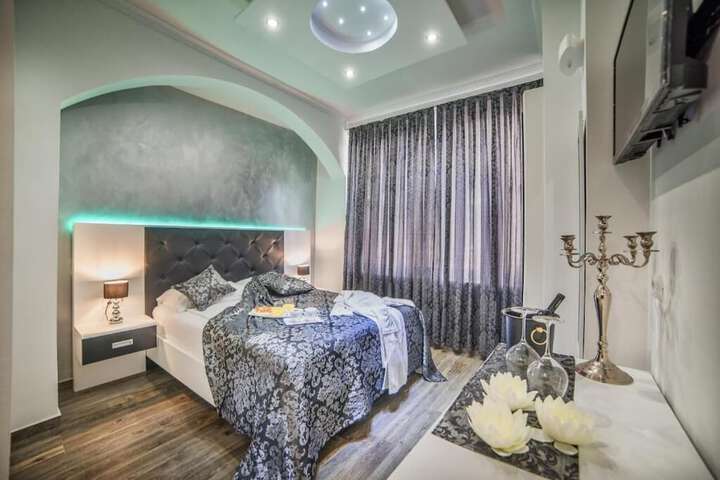 Room 3 of 37