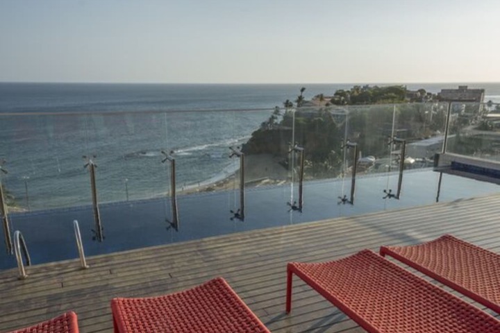 Sundeck 44 of 44