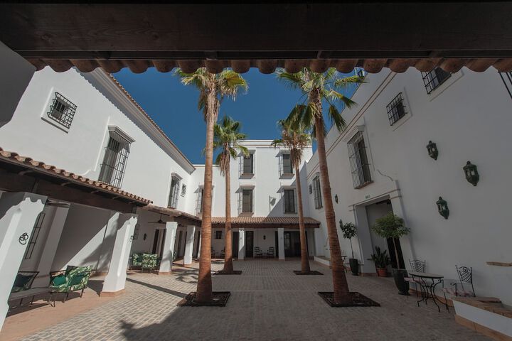 Hotel Exterior 62 of 69