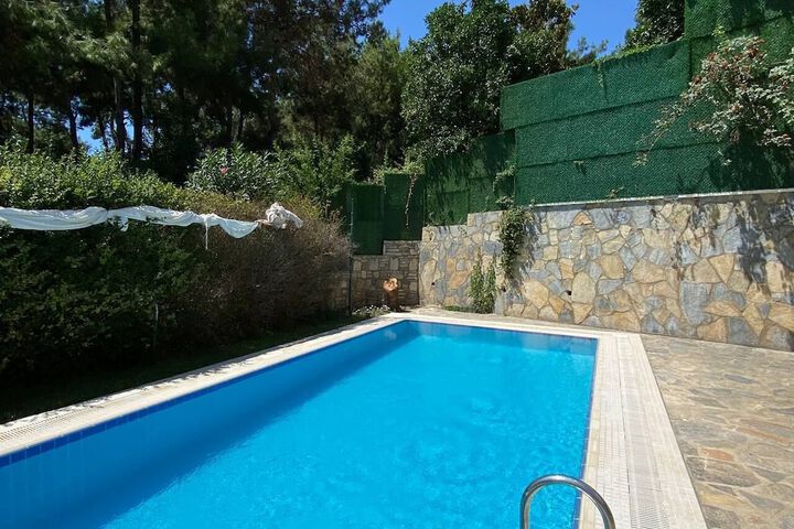Pool 74 of 135