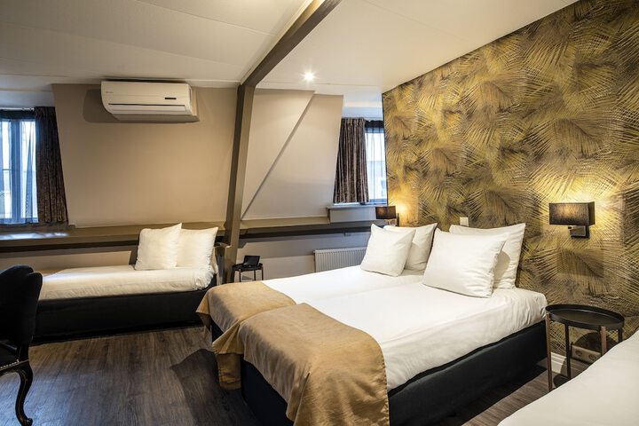 Room 43 of 81