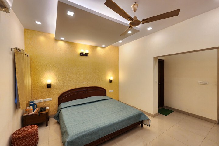 Room 5 of 15