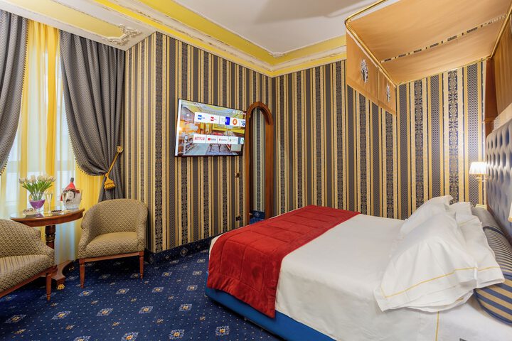Room 28 of 137