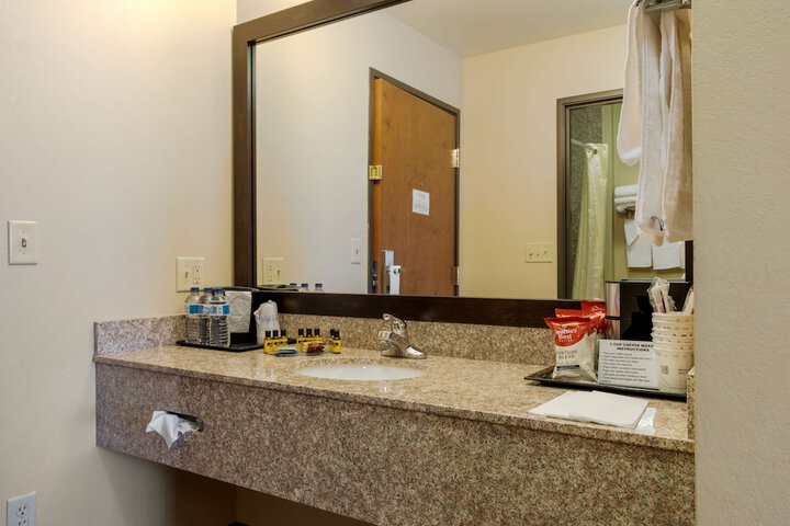 Room 16 of 27