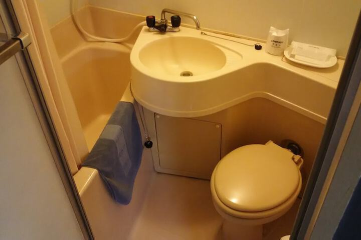 Room 18 of 31