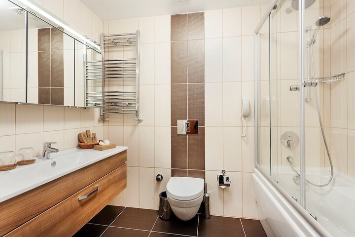 Clean Restrooms