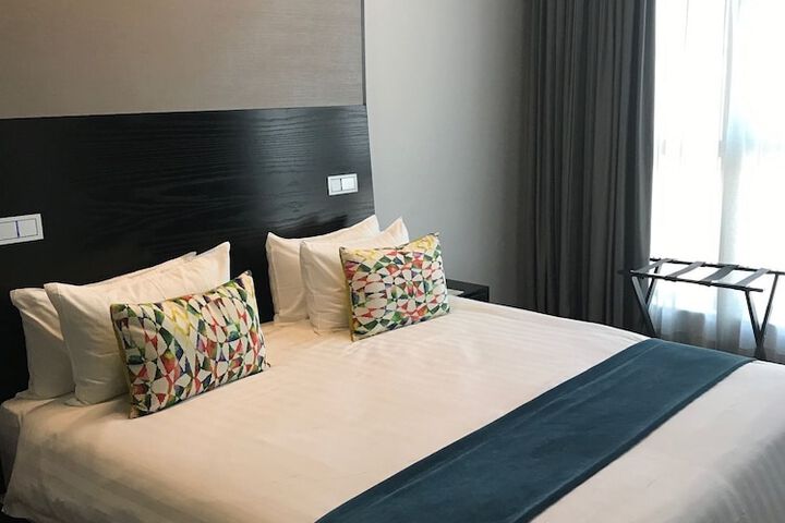 Room 6 of 56