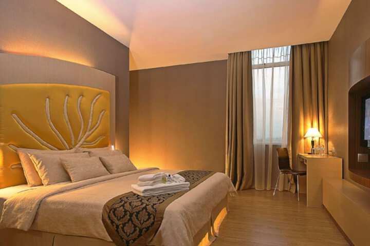 Room 10 of 47