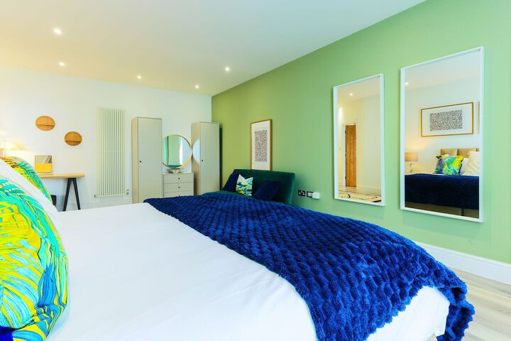 Room 106 of 283