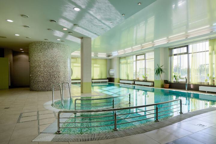 Pool 16 of 28
