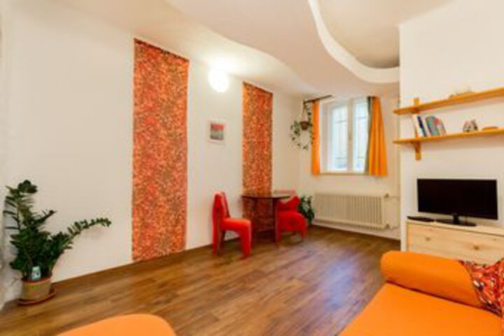 Room 26 of 38