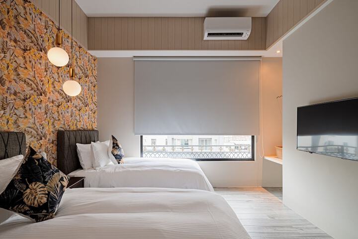 Room 9 of 37