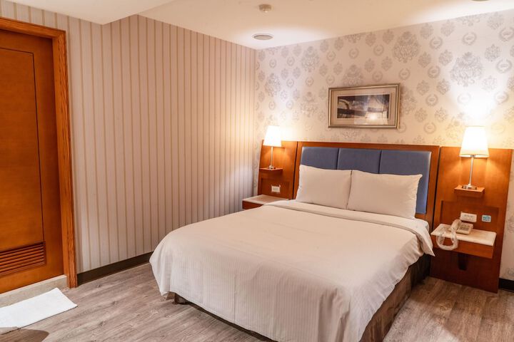 Room 14 of 38