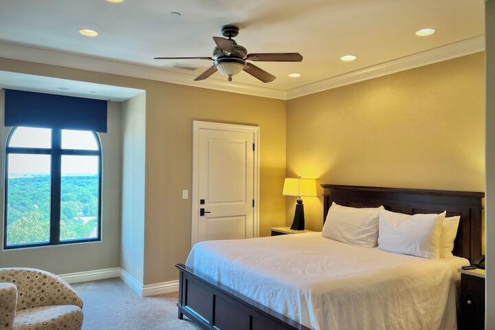 Room 7 of 175