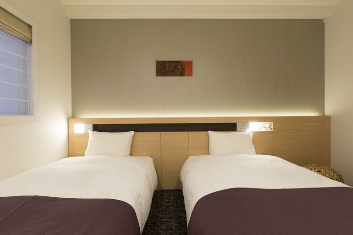 Room 6 of 68