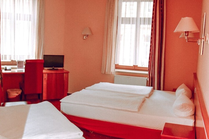 Room 8 of 39