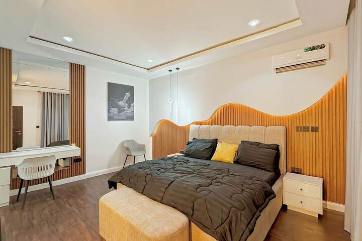 Room 2 of 29