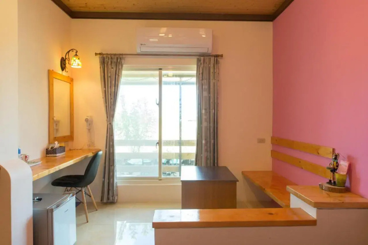 Room 2 of 7