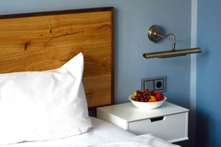 Room 10 of 21