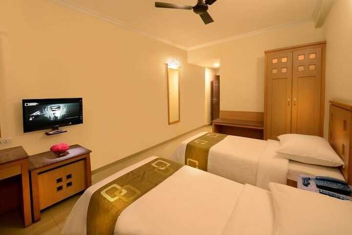 Room 14 of 33