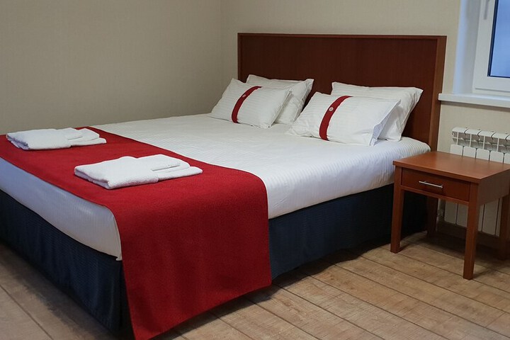Room 3 of 38