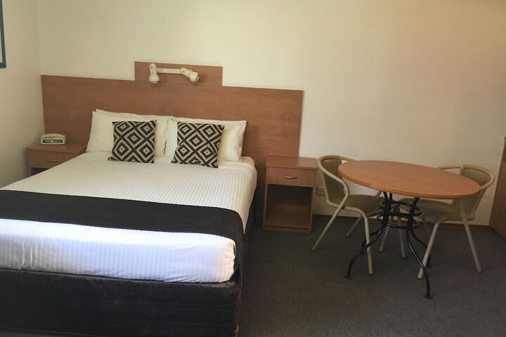 Room 7 of 74