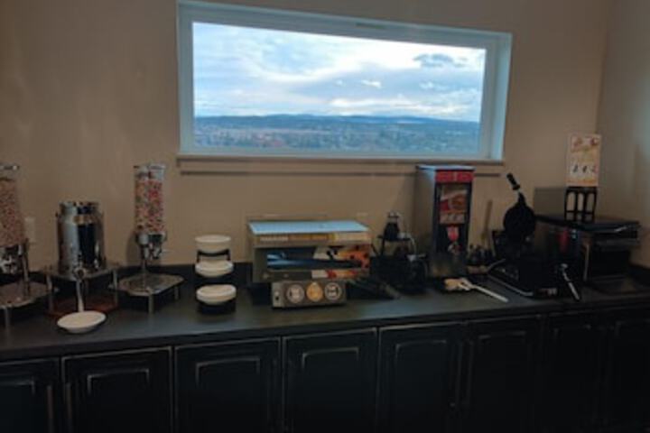 Dining 64 of 75