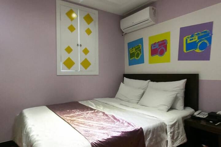 Room 22 of 42