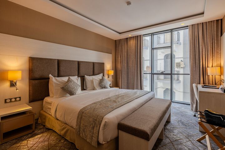 Room 2 of 11
