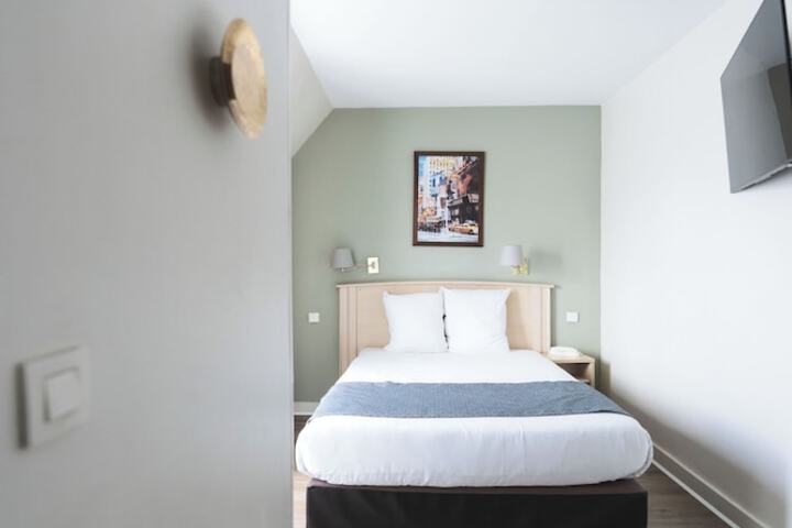 Room 48 of 75