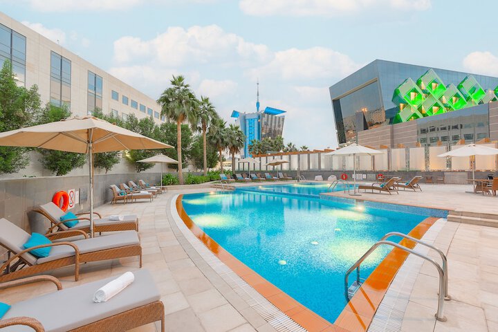 Pool 52 of 149