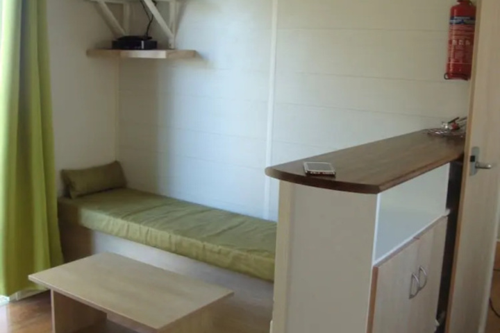 Room 5 of 12